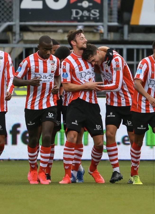 情鼓舞周围 情鼓舞周围